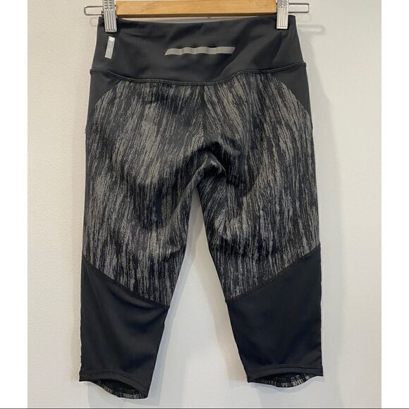 Zella Black and Gray Mesh Crop - Picture 3 of 7